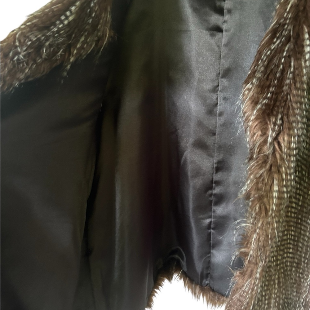 Ostrich Faux Fur Vest - Picture 3 of 3
